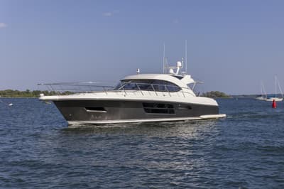 BOATZON | Riviera 5000 Sport Yacht 2016