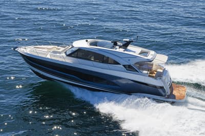BOATZON | Riviera 5600 Sport Yacht Platinum Edition 2026