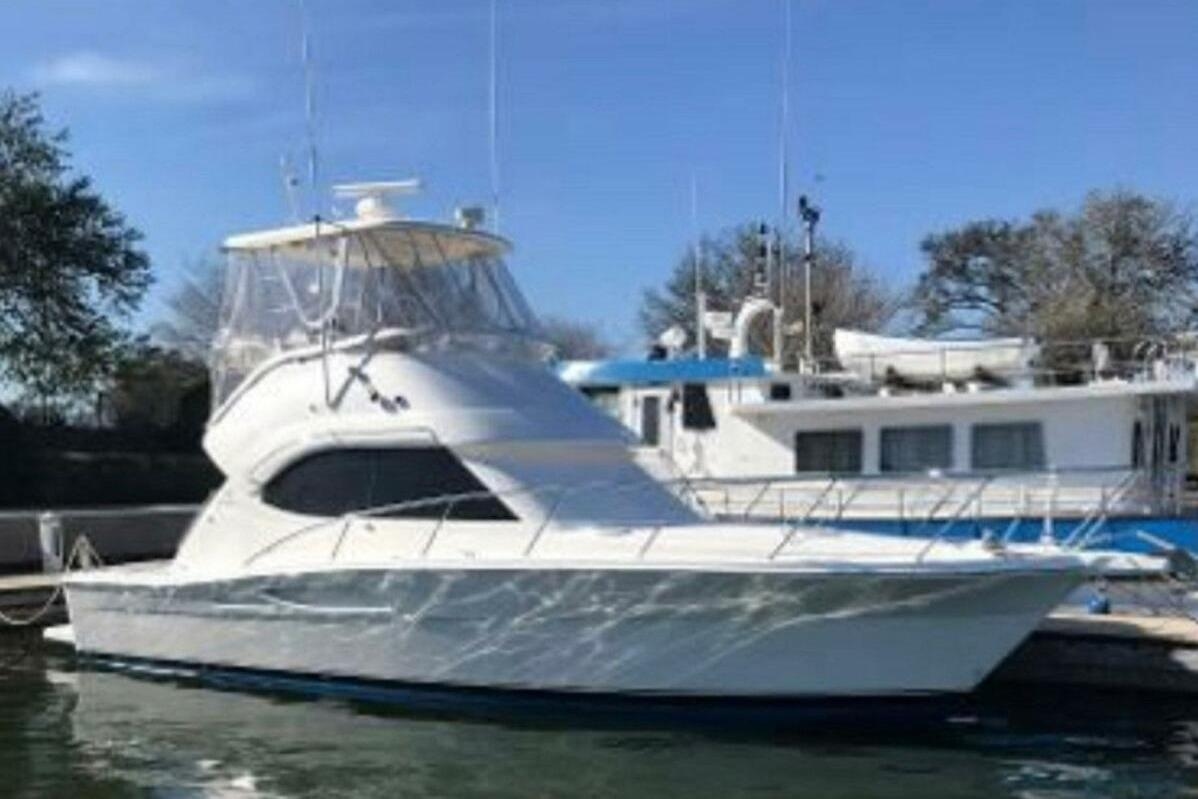 2006 Riviera Convertible - Sold Boat