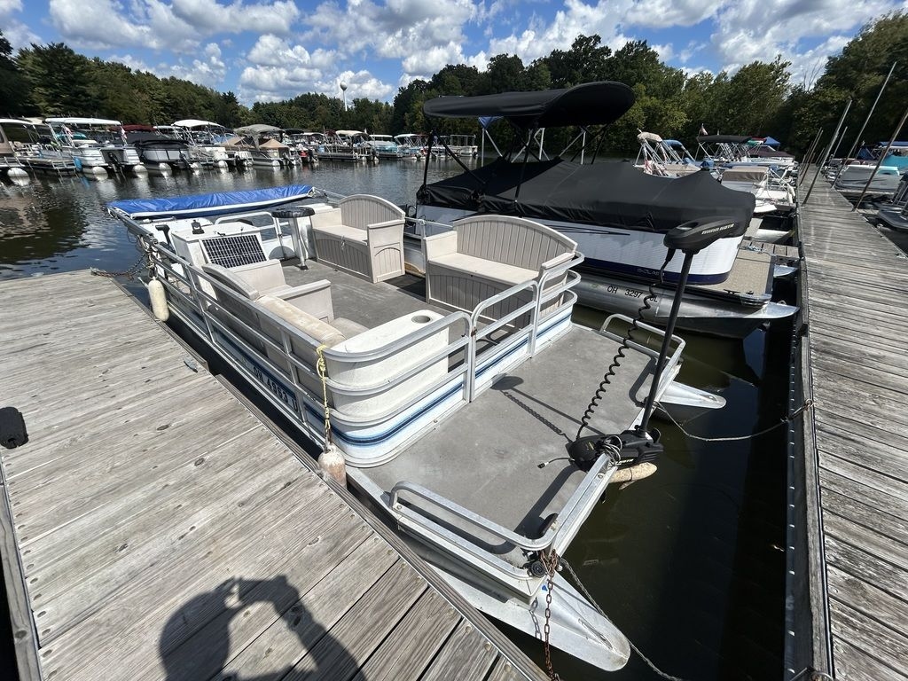 1976 Riviera Cruiser 19 Pontoon - Sold Boat