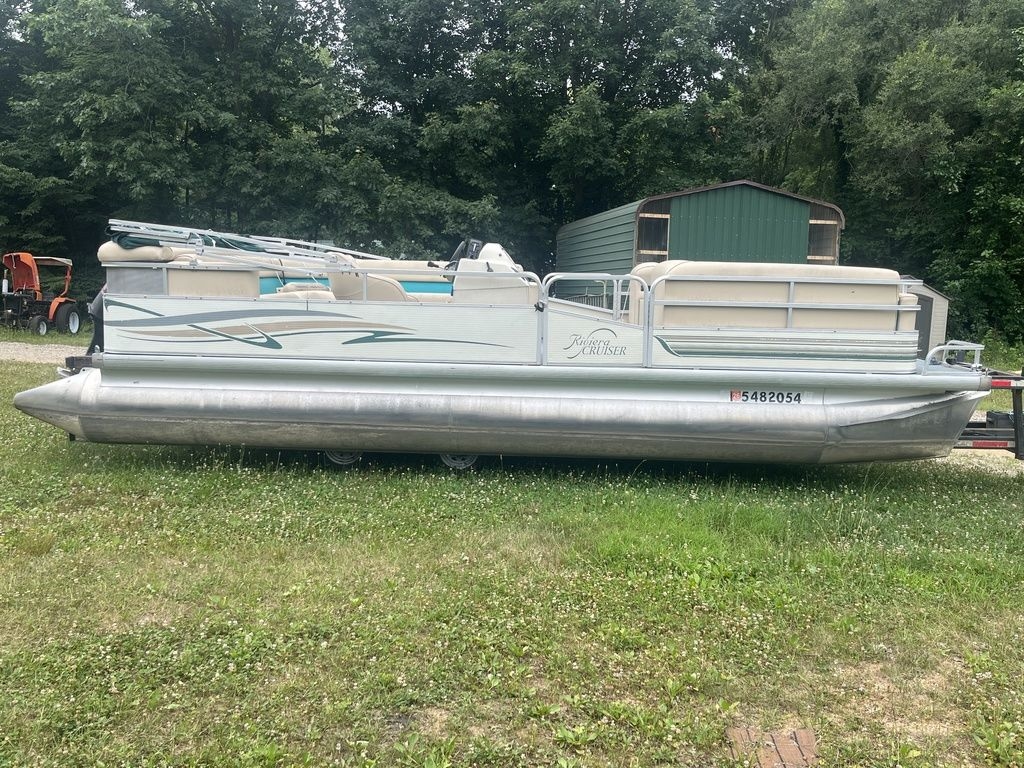 2000 Riviera Cruiser LC 242 - Sold Boat