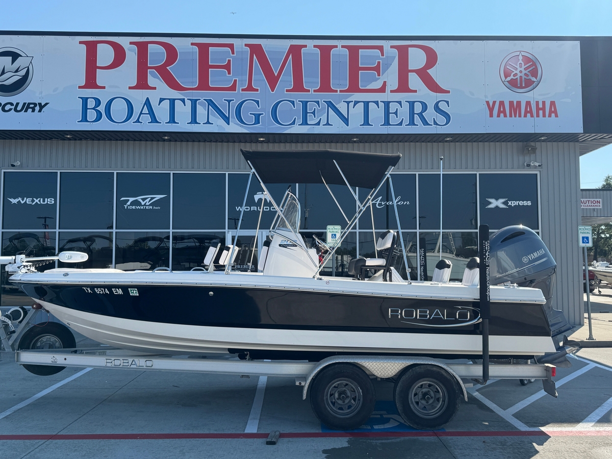2019 Robalo 206 Cayman - Sold Boat