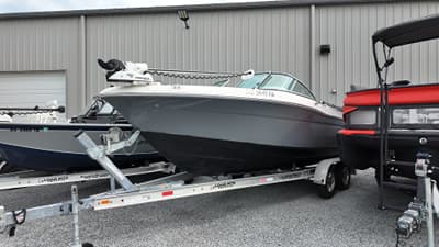 BOATZON | Robalo 207DL 2017