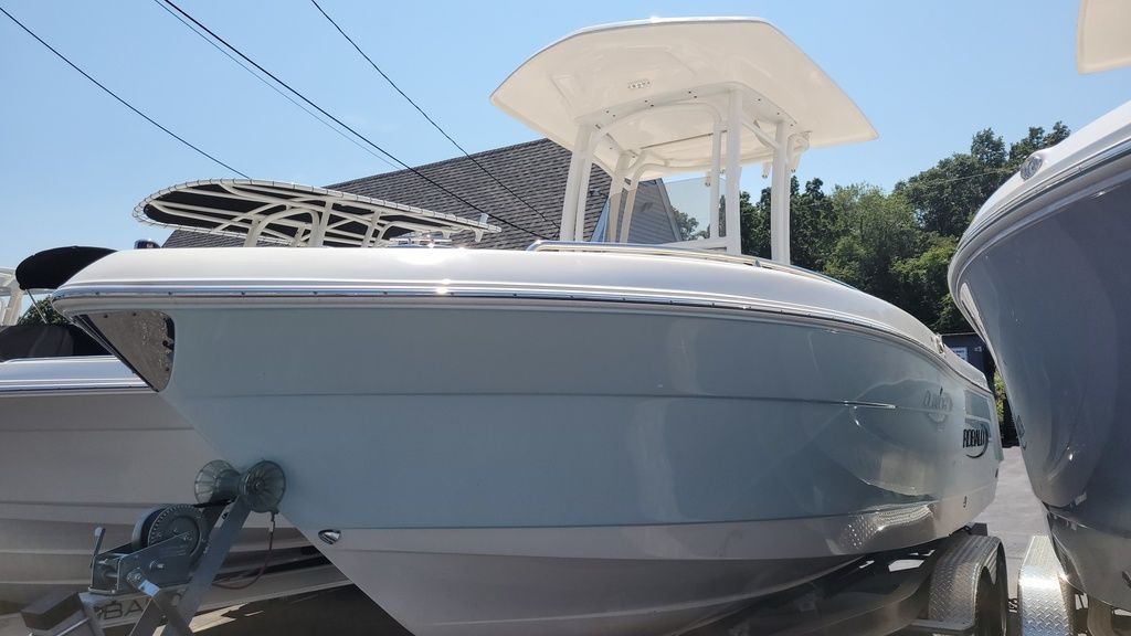 2025 Robalo 222 Explorer - Sold Boat