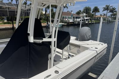 BOATZON | Robalo 226 Cayman 2018
