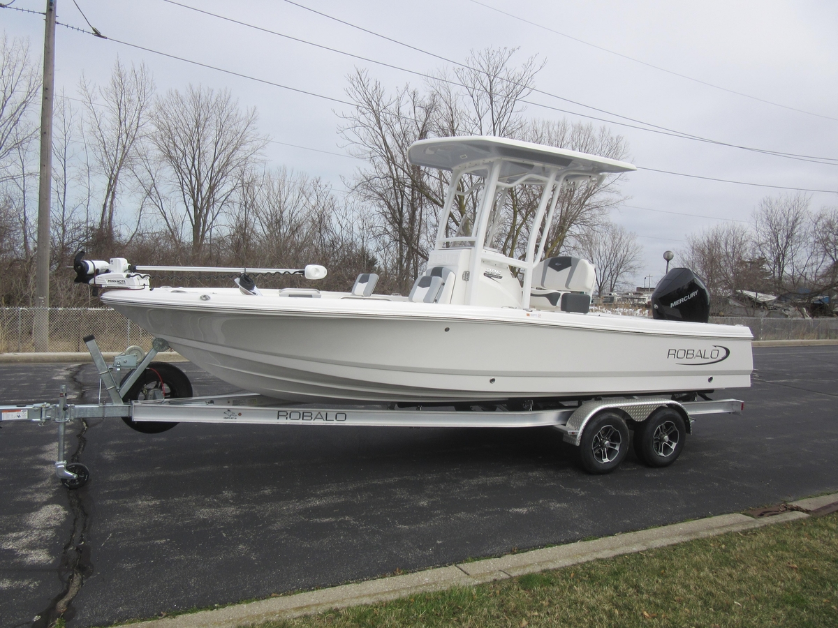 2024 Robalo 226 Cayman - Sold Boat