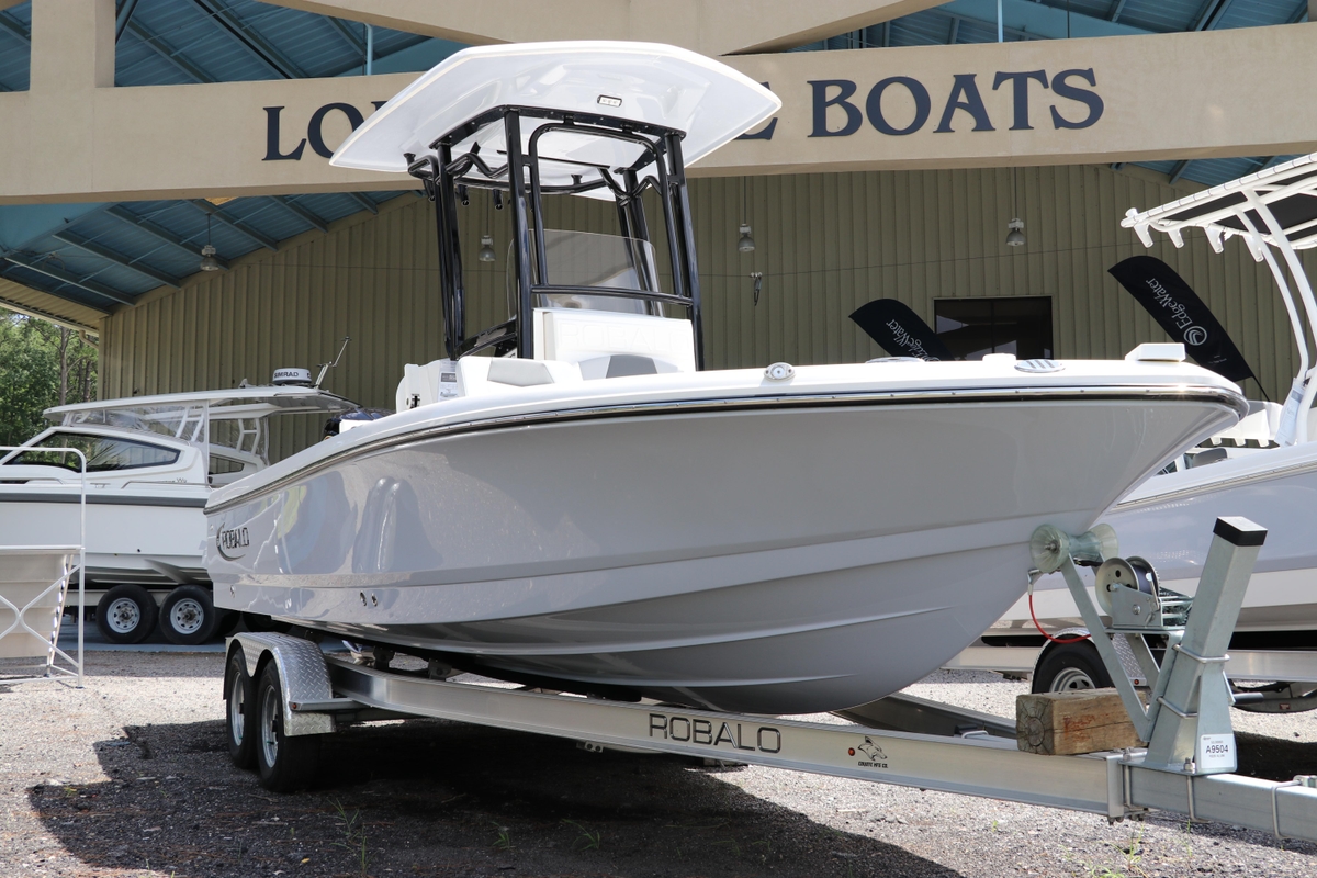 2025 Robalo 226 Cayman - Sold Boat