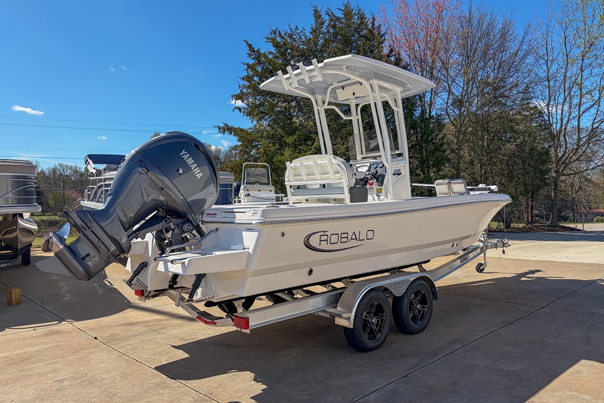 2025 Robalo 226 Cayman - Sold Boat