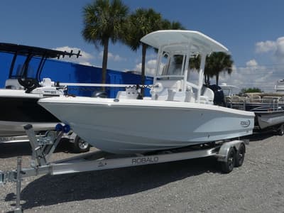 BOATZON | Robalo 226 Cayman 2026