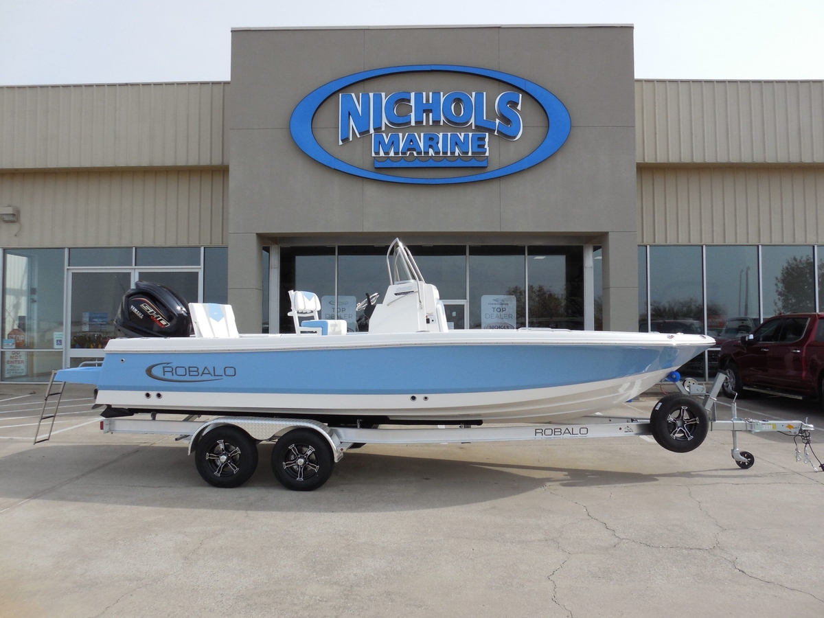 2026 Robalo 226 Cayman - Sold Boat
