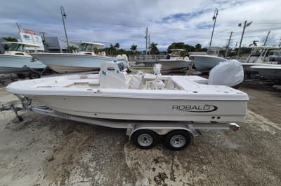 BOATZON | Robalo 226 Cayman 2026