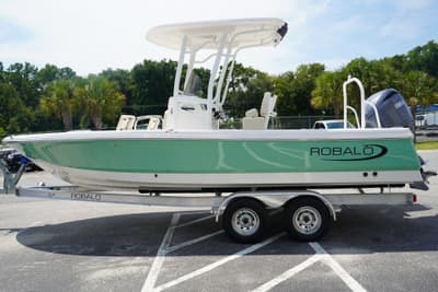BOATZON | Robalo 226 Cayman 2027