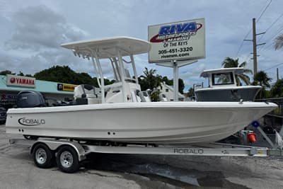 BOATZON | Robalo 226 Cayman 2027