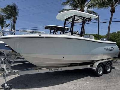 BOATZON | Robalo 232 Explorer 2025 BOATZON | Robalo 232 Explorer 2025