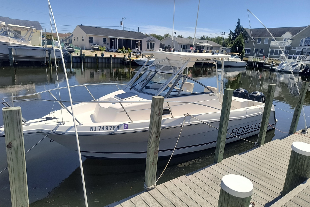1995 Robalo 2440 Walkaround - Sold Boat