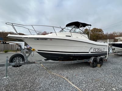 BOATZON | Robalo 2440 Walkaround 1996