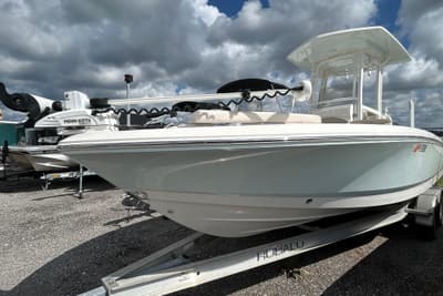 BOATZON | Robalo 246 Cayman 2016