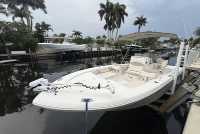 BOATZON | Robalo 246 Cayman 2016