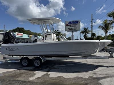 BOATZON | Robalo 246 Cayman 2024