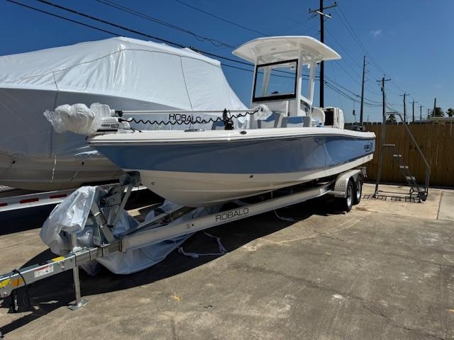 2025 Robalo 246 Cayman - Sold Boat