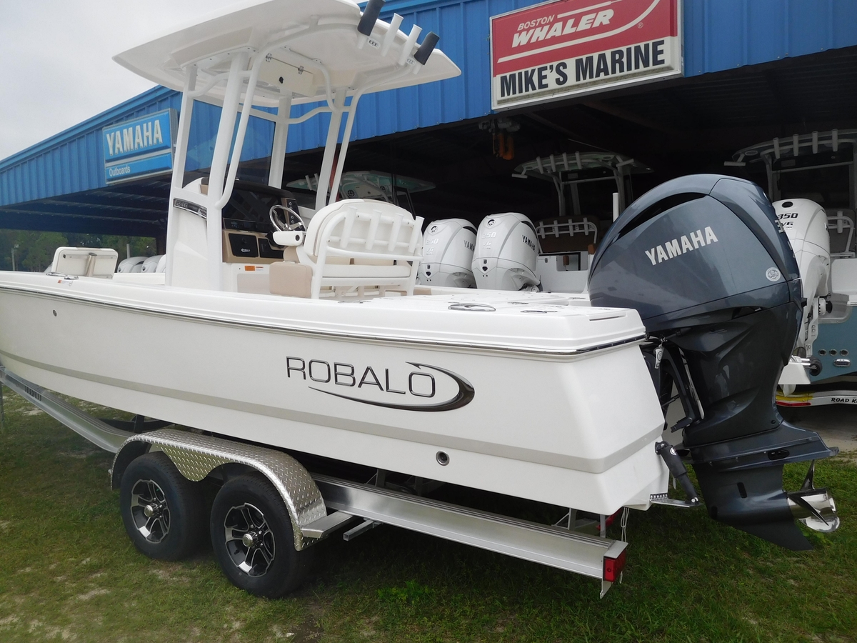 2025 Robalo 246 Cayman - Sold Boat