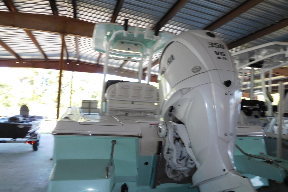 2025 Robalo 246 Cayman - Sold Boat