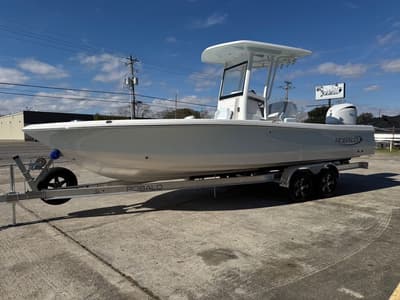 BOATZON | Robalo 246 Cayman 2026