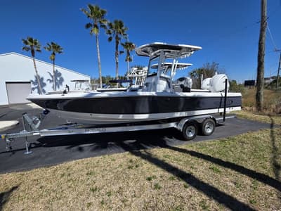 BOATZON | Robalo 246 Cayman 2026