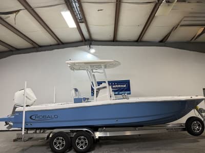 BOATZON | Robalo 246 Cayman 2026