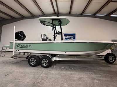 BOATZON | Robalo 246 Cayman 2027