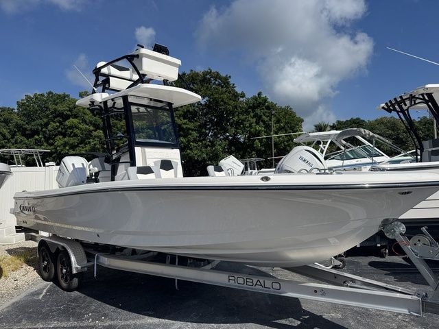2025 Robalo 246 Cayman SD - Sold Boat
