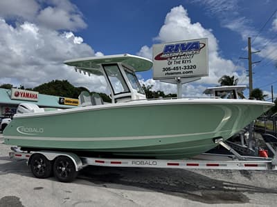 BOATZON | Robalo 252 Explorer 2027