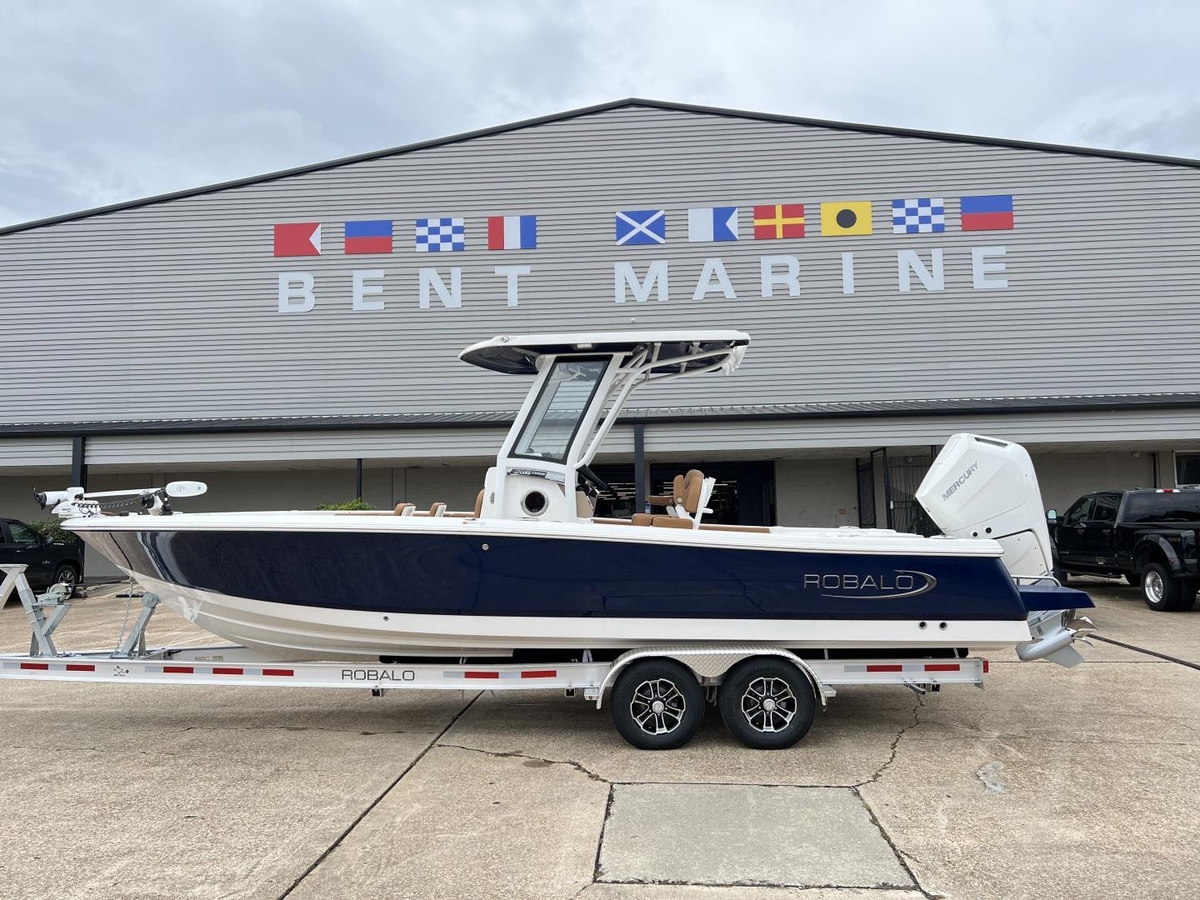2025 Robalo 266 Cayman - Sold Boat