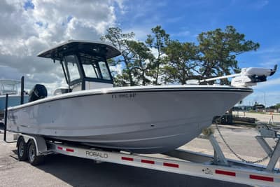 BOATZON | Robalo 266 Cayman 2025