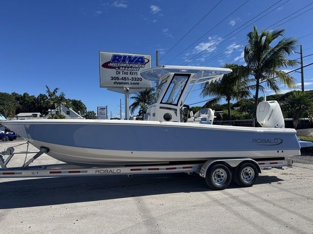 2026 Robalo 266 Cayman - Sold Boat