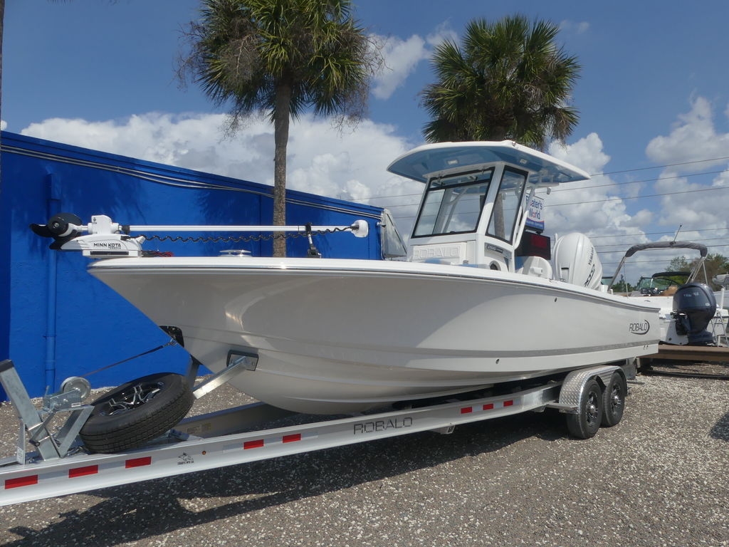 2026 Robalo 266 Cayman - Sold Boat