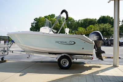 BOATZON | Robalo Center Console R180 2027