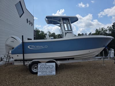 BOATZON | Robalo Center Console R230 2027