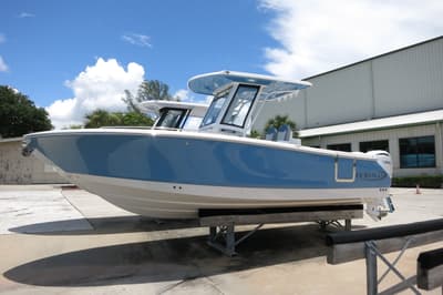 BOATZON | Robalo Center Console R250 2026