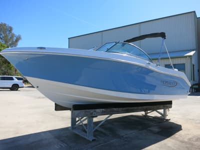 BOATZON | Robalo Dual Console R207 2026