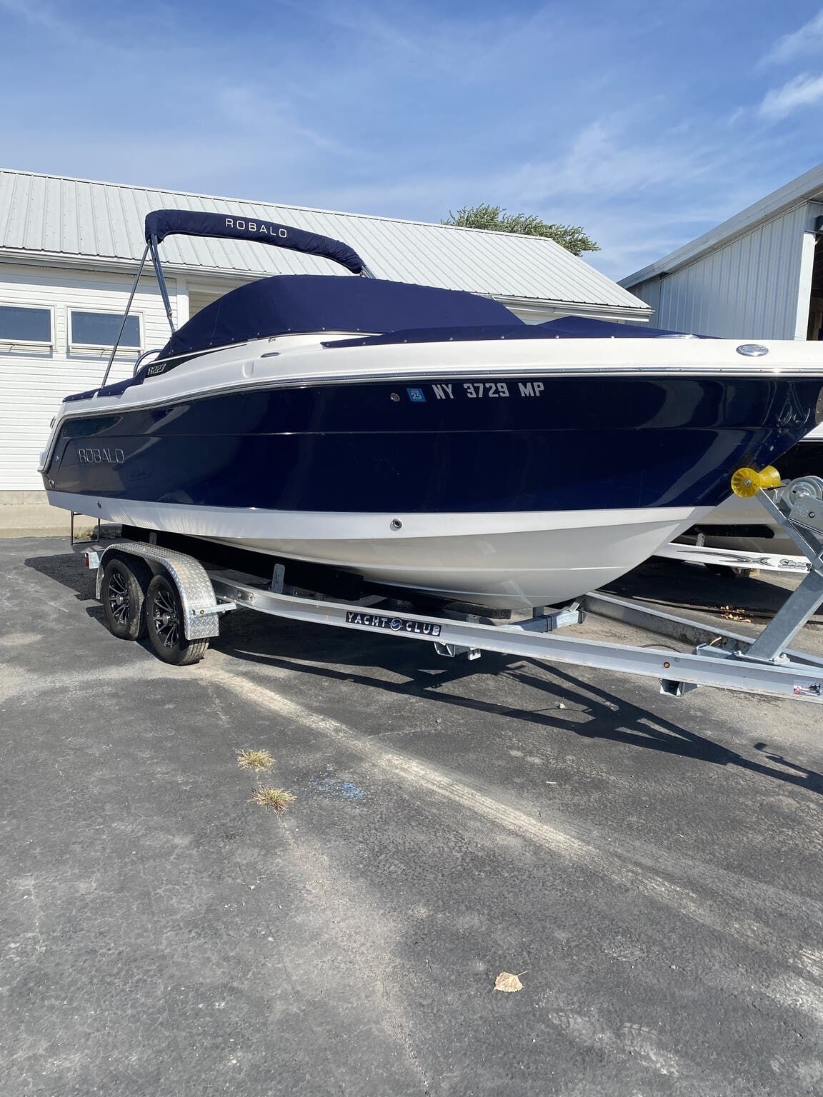 2018 Robalo Dual Console R227 - Sold Boat