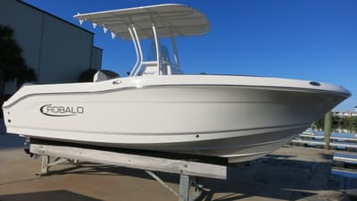 BOATZON | Robalo Explorer R202EX 2026