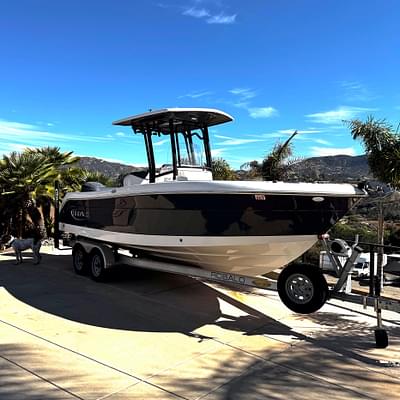 BOATZON | Robalo R 242 Center Console 2020