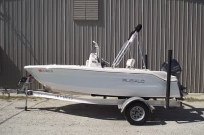 BOATZON | Robalo R160 Center Console 2017