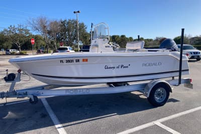 BOATZON | Robalo R160 Center Console 2020