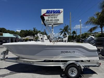 BOATZON | Robalo R160 Center Console 2025