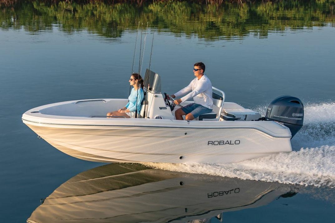 2026 Robalo R160 Center Console - Sold Boat