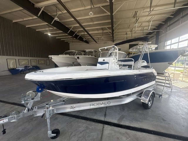 2026 Robalo R160 Center Console - Sold Boat