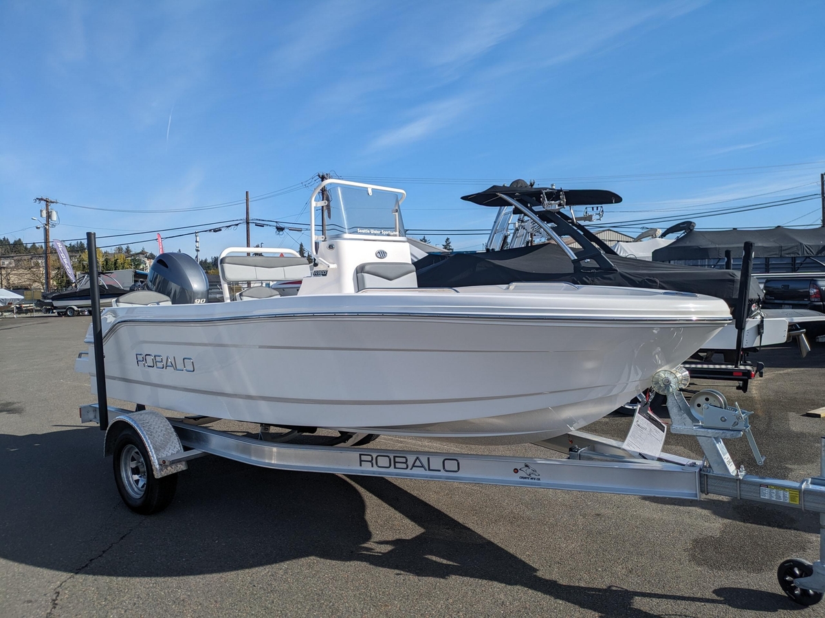2026 Robalo R160 Center Console - Sold Boat