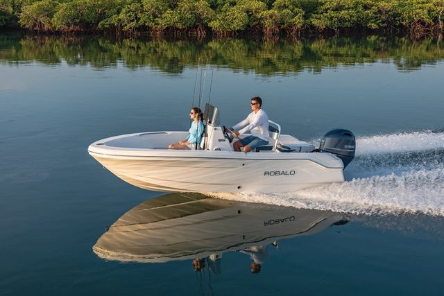 2026 Robalo R160 Center Console - Sold Boat